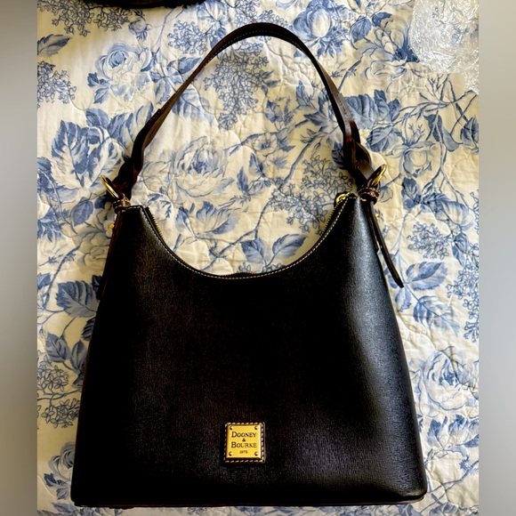 Dooney and BourkeSaffiano Bryce black shoulder bag with gold metal adornments - Picture 1 of 5